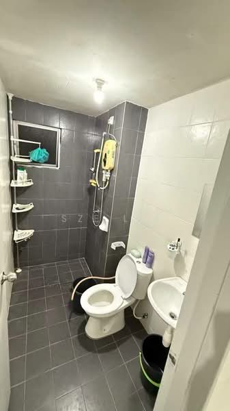 Condominium for Sale at Scott Towers @ Larkin JB - Sze Lee - Bathroom - PropertyGuru.com.my