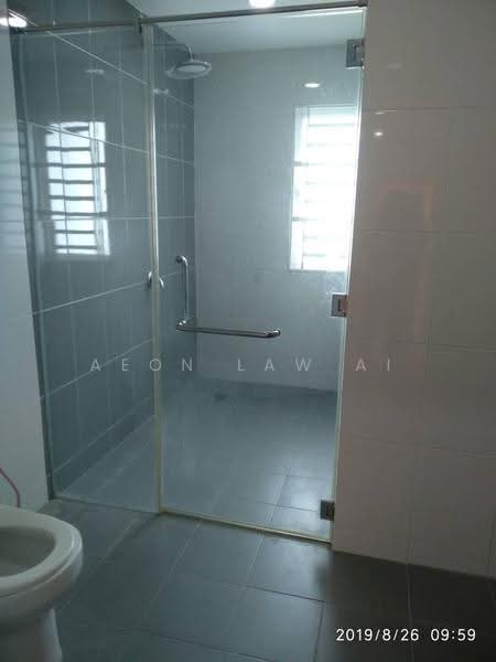 Rumah Teres 3-Tingkat untuk Dijual di Sunway Cassia (Batu Maung) - Aeon Law Ai - Bathroom - PropertyGuru.com.my