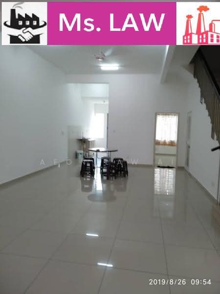 Rumah Teres 3-Tingkat untuk Dijual di Sunway Cassia (Batu Maung) - Aeon Law Ai - Living Room - PropertyGuru.com.my