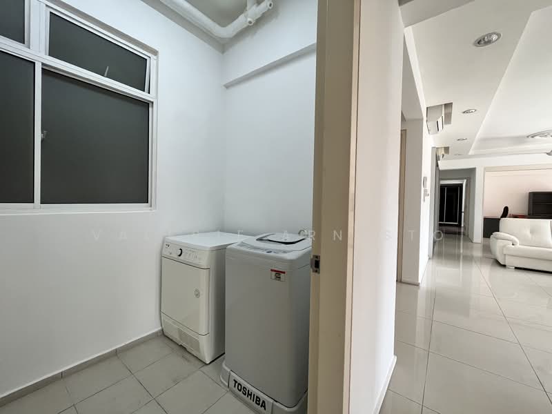 Kondominium untuk Dijual di One Jelatek - Valerie Arnesto - Yard - PropertyGuru.com.my