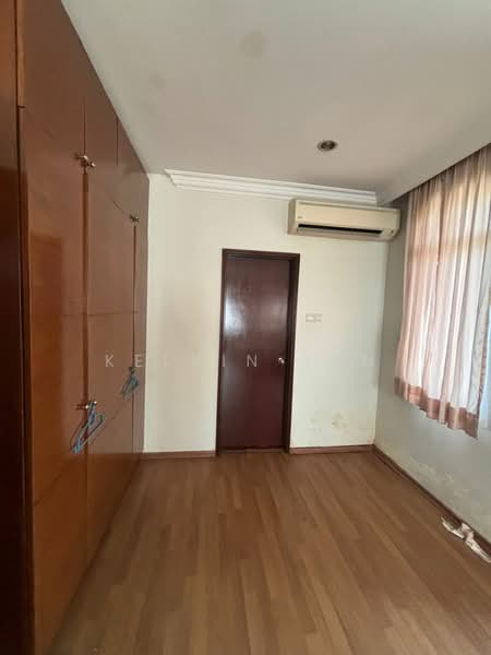 Semi-Detached House for Rent in Taman TTDI Jaya (Shah Alam) - Kelvin Tan - Bedroom - PropertyGuru.com.my