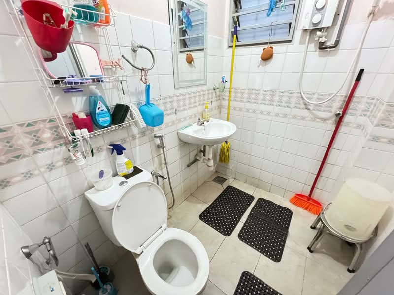 Terraced House for Sale in Usj 4 (Subang Jaya) - Lai YK - Bathroom - PropertyGuru.com.my
