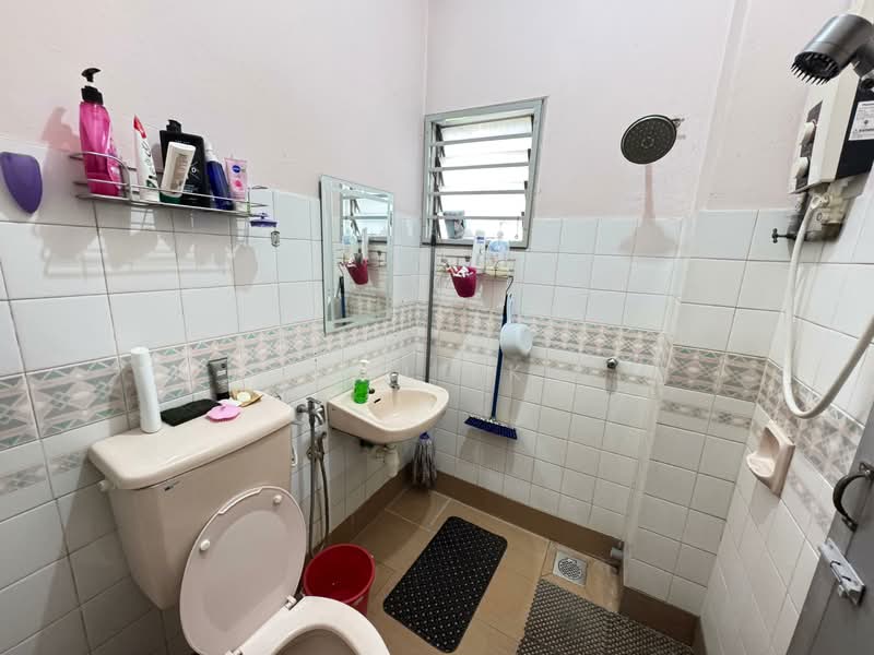 Terraced House for Sale in Usj 4 (Subang Jaya) - Lai YK - Bathroom - PropertyGuru.com.my