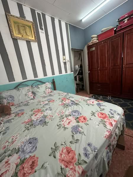 1-storey Terraced House for Sale in Lukut (Negeri Sembilan) - Azrul Othman - Bedroom - PropertyGuru.com.my