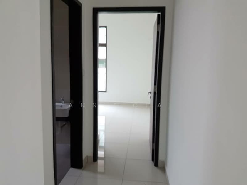 Semi-Detached House for Sale in Taman Impian Emas (Skudai) - Annie Chai - Corridor - PropertyGuru.com.my