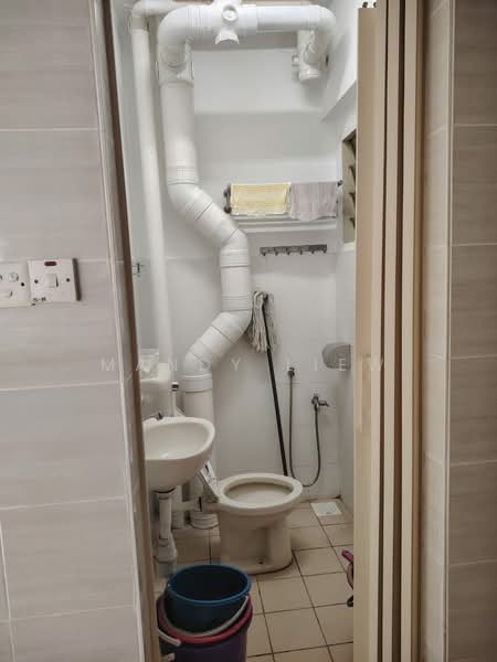 Apartment for Sale at Lakeview Apartments - Mandy Liew - Bathroom - PropertyGuru.com.my