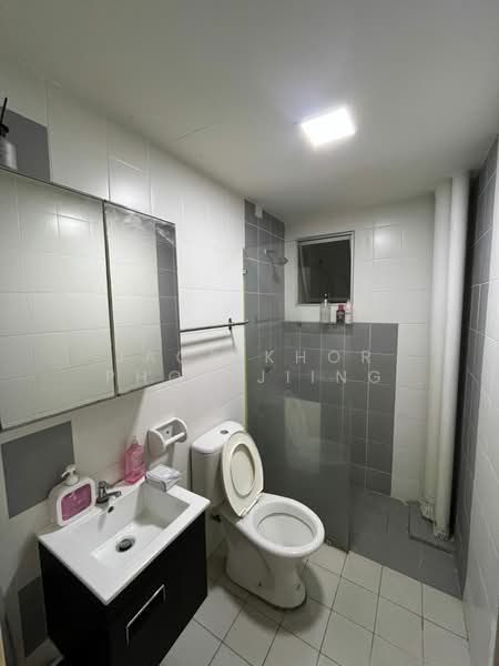 Pangsapuri untuk Disewa di Seri Intan Apartment - Jack Khor Phor Jiing - Bathroom - PropertyGuru.com.my