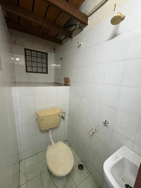 Shop / Office for Rent in Kapar (Selangor) - Jack Khor Phor Jiing - Bathroom - PropertyGuru.com.my