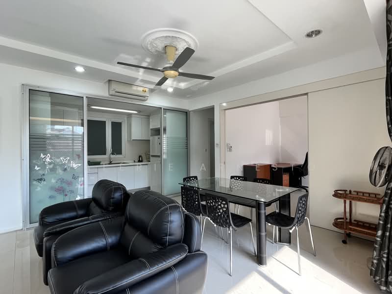 Kondominium untuk Dijual di One Jelatek - Valerie Arnesto - Living Room - PropertyGuru.com.my