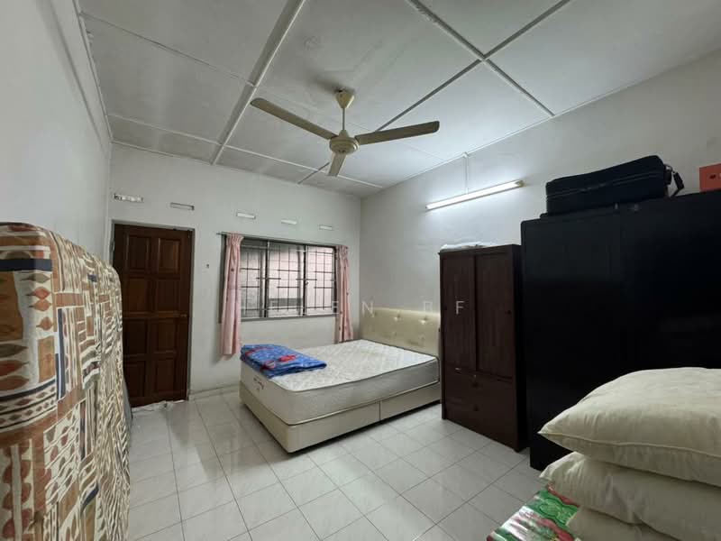 Semi-Detached House for Sale in Taman Spring Garden (Tanjong Kling) - Helen BF - Bedroom - PropertyGuru.com.my
