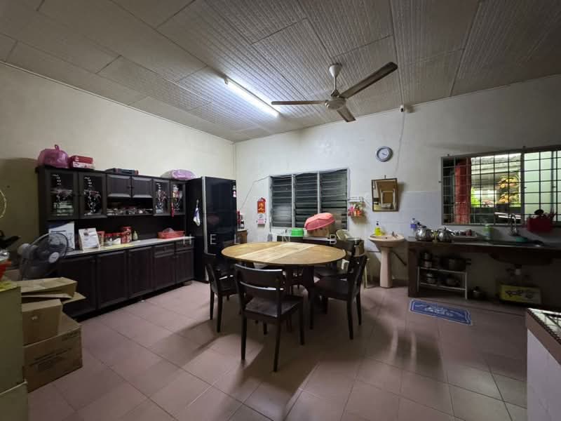 Semi-Detached House for Sale in Taman Spring Garden (Tanjong Kling) - Helen BF - Kitchen - PropertyGuru.com.my
