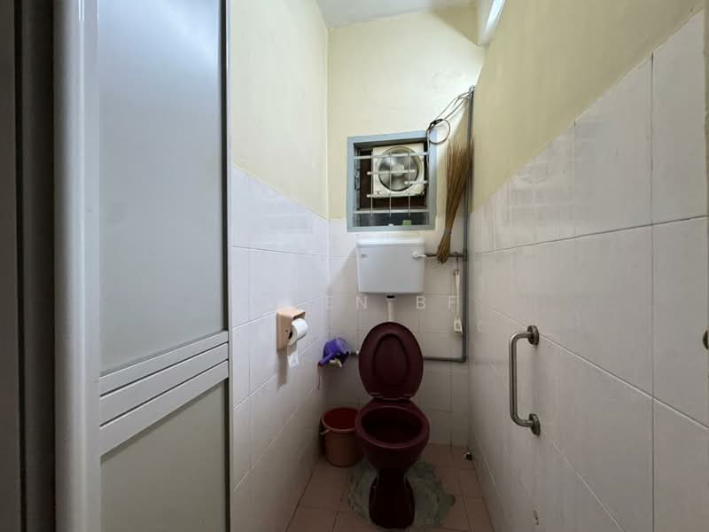 Semi-Detached House for Sale in Taman Spring Garden (Tanjong Kling) - Helen BF - Bathroom - PropertyGuru.com.my