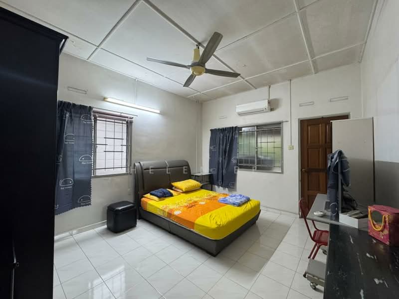 Semi-Detached House for Sale in Taman Spring Garden (Tanjong Kling) - Helen BF - Bedroom - PropertyGuru.com.my