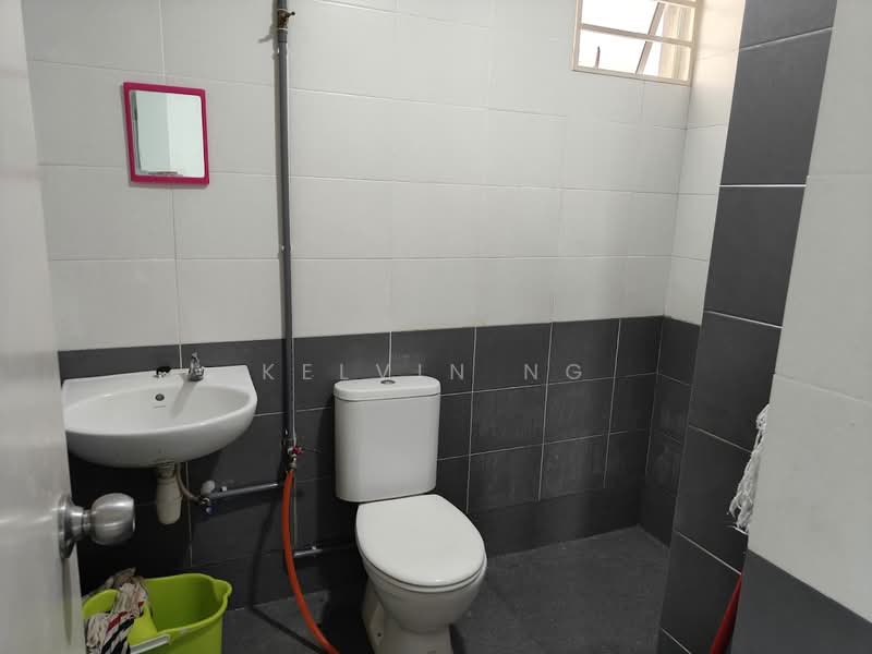 Condominium for Rent at Aman Heights Condominium - Kelvin Ng - Bathroom - PropertyGuru.com.my