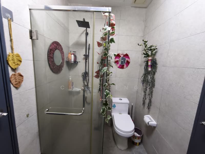 Servis Apartment untuk Disewa di Aera Residence - CK Chieng - Bathroom - PropertyGuru.com.my