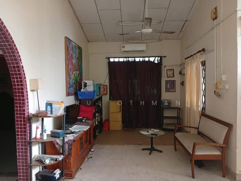 Bungalow for Sale in Senawang (Negeri Sembilan) - Azrul Othman - Living Room - PropertyGuru.com.my