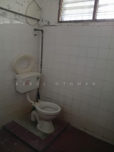 Bungalow for Sale in Senawang (Negeri Sembilan) - Azrul Othman - Bathroom - PropertyGuru.com.my