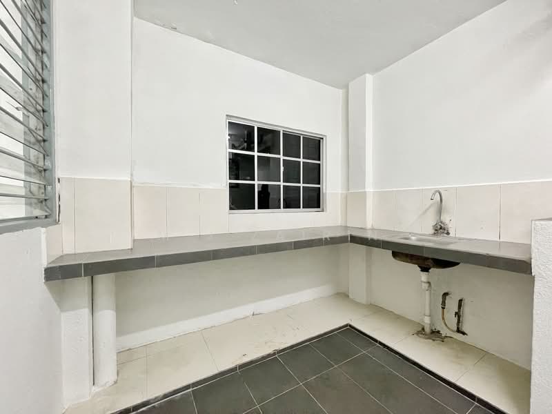 Flat for Rent at Ampang Saujana Flat - M.J Zairin - Kitchen - PropertyGuru.com.my