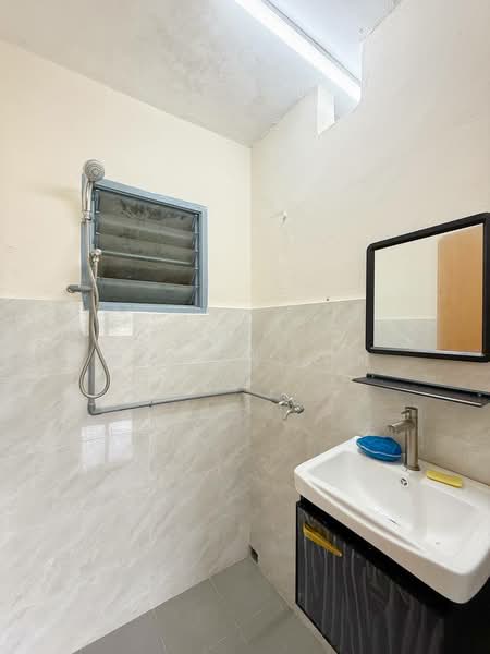 Flat for Rent at Ampang Saujana Flat - M.J Zairin - Bathroom - PropertyGuru.com.my
