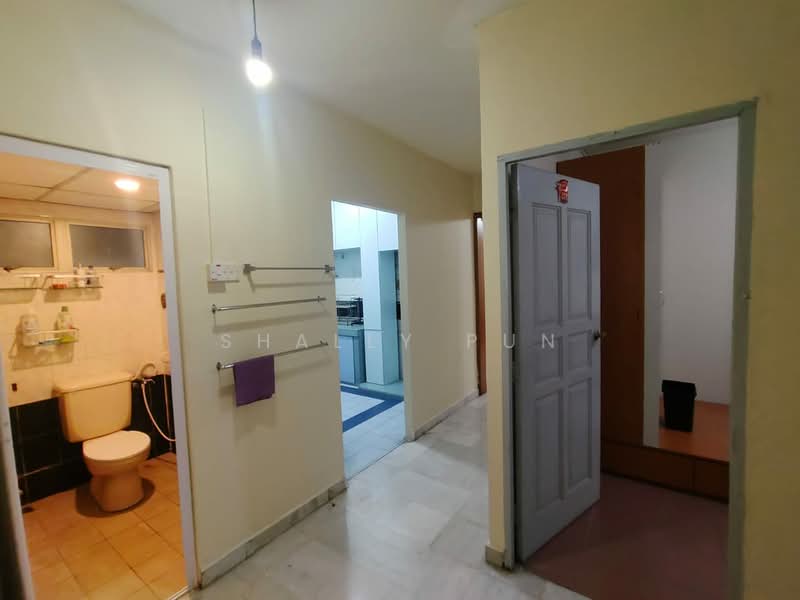 Kondominium untuk Disewa di Endah Regal Condominium - Shally Pun - Bathroom - PropertyGuru.com.my