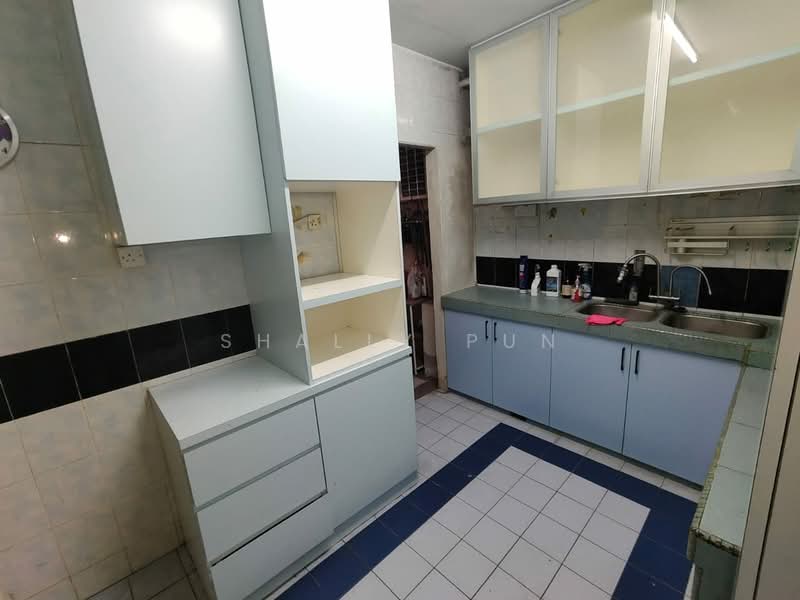 Kondominium untuk Disewa di Endah Regal Condominium - Shally Pun - Kitchen - PropertyGuru.com.my