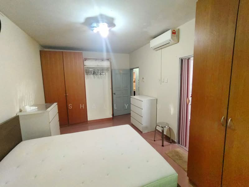 Kondominium untuk Disewa di Endah Regal Condominium - Shally Pun - Bedroom - PropertyGuru.com.my