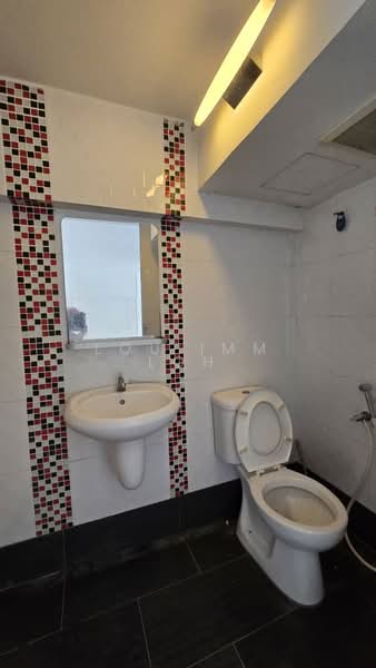 Servis Apartment untuk Disewa di Empire Subang - Lou Imm Loh - Bathroom - PropertyGuru.com.my