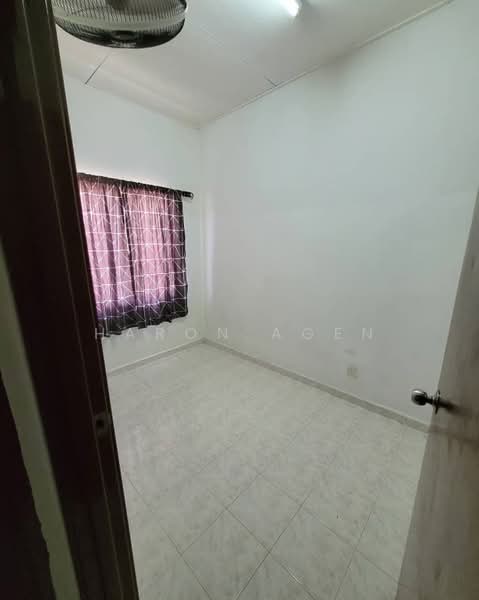 2-storey Terraced House for Sale in Kuala Selangor (Selangor) - Haron Agen - PropertyGuru.com.my