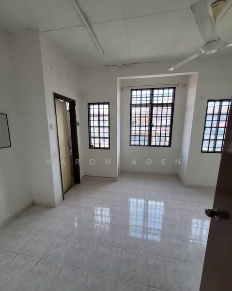 2-storey Terraced House for Sale in Kuala Selangor (Selangor) - Haron Agen - PropertyGuru.com.my