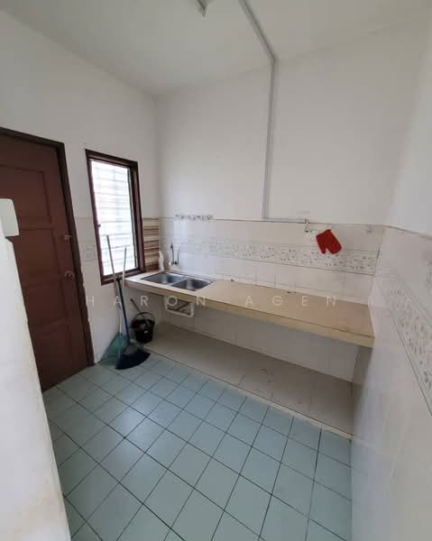 2-storey Terraced House for Sale in Kuala Selangor (Selangor) - Haron Agen - PropertyGuru.com.my