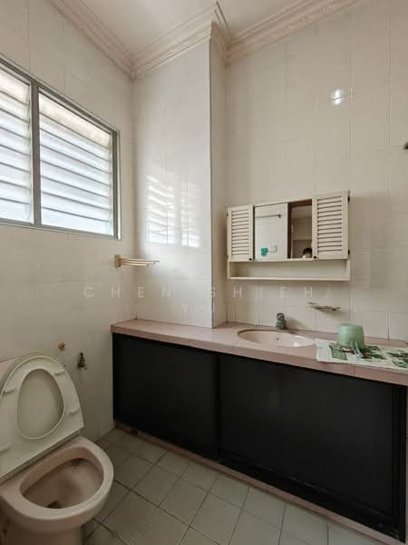 Rumah Berkembar untuk Dijual di Taman Pelangi (Johor Bahru) - Chen Shieh Yu - Bathroom - PropertyGuru.com.my
