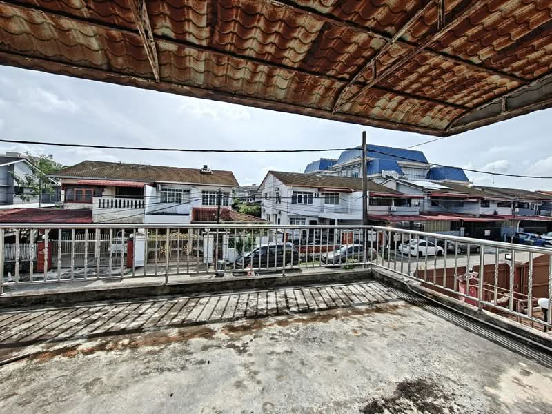 Rumah Berkembar untuk Dijual di Taman Pelangi (Johor Bahru) - Chen Shieh Yu - Exterior - PropertyGuru.com.my