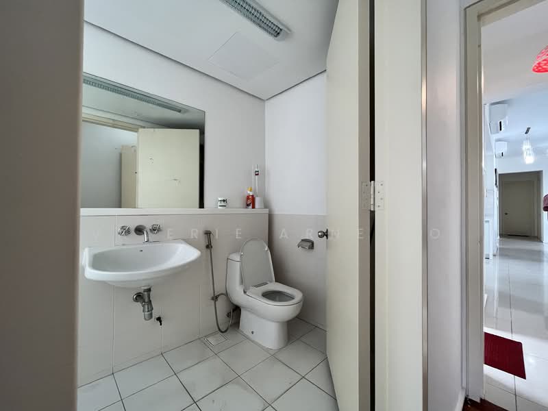 Kondominium untuk Dijual di One Jelatek - Valerie Arnesto - Master Bathroom - PropertyGuru.com.my