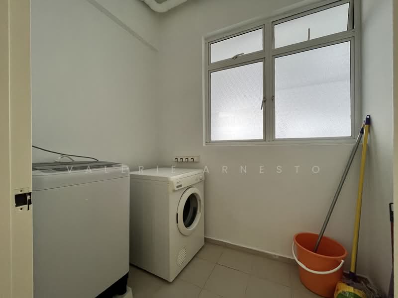 Kondominium untuk Dijual di One Jelatek - Valerie Arnesto - Yard - PropertyGuru.com.my