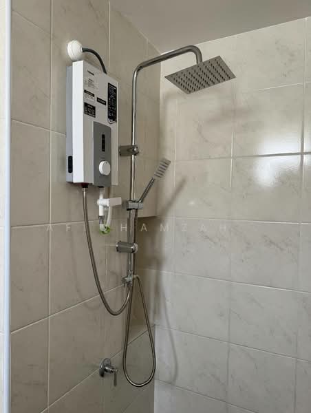 Townhouse for Rent in Bandar Cassia (Batu Kawan) - AfiqHamzah . - Bathroom - PropertyGuru.com.my