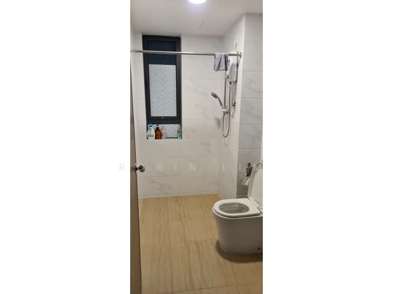 Service Residence for Sale at Country Garden Central Park - Robin Lim - Bathroom - PropertyGuru.com.my