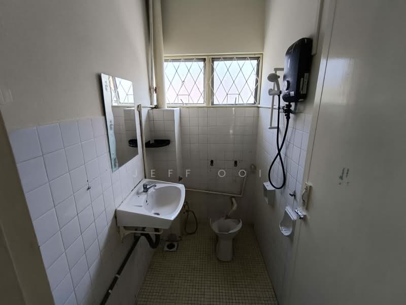 Rumah Teres untuk Dijual di Bukit Mertajam (Penang) - Jeff Ooi - Bathroom - PropertyGuru.com.my