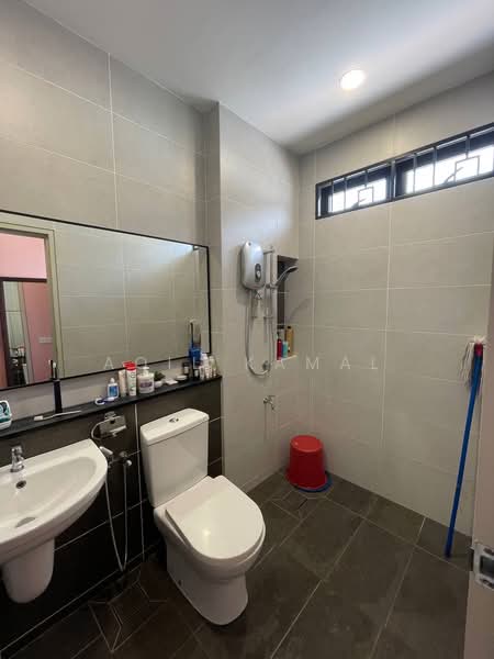 Rumah Teres 2 Tingkat untuk Dijual di Elmina (Shah Alam) - Aqil Kamal - Bathroom - PropertyGuru.com.my