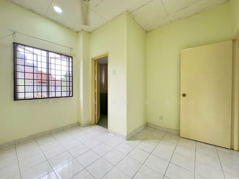 Rumah Teres 2 Tingkat untuk Dijual di Taman Bukit Subang (Shah Alam) - Yasmin Sulaiman - Interior - PropertyGuru.com.my