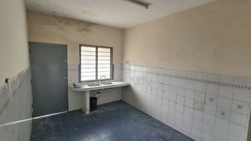 Rumah Teres 2 Tingkat untuk Dijual di Taman Tanjung Kling (Tanjong Kling) - Cherry . - Kitchen - PropertyGuru.com.my