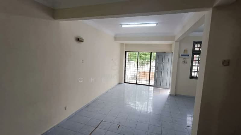 Rumah Teres 2 Tingkat untuk Dijual di Taman Tanjung Kling (Tanjong Kling) - Cherry . - Living Room - PropertyGuru.com.my