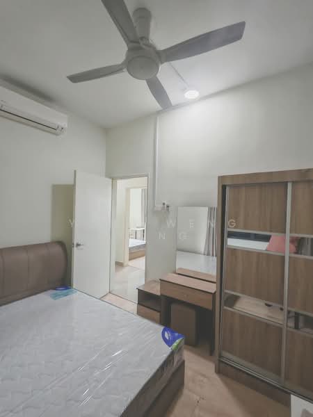 Kondominium untuk Disewa di Parkhill Residence - Yong Weng Kong - Bedroom - PropertyGuru.com.my