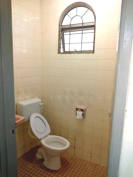 Rumah Teres 1 Tingkat untuk Dijual di Puchong (Selangor) - Tan Bee Choo - Bathroom - PropertyGuru.com.my