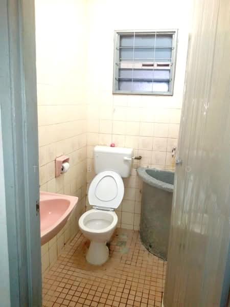 Rumah Teres 1 Tingkat untuk Dijual di Puchong (Selangor) - Tan Bee Choo - Bathroom - PropertyGuru.com.my