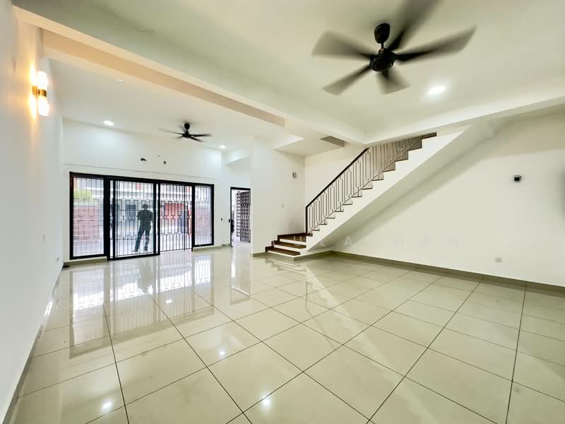 2-storey Terraced House for Sale in Elmina (Shah Alam) - Yasmin Sulaiman - Living Room - PropertyGuru.com.my