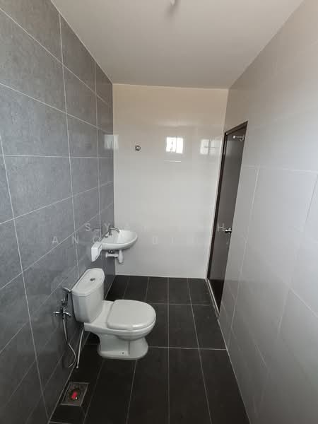 2-storey Terraced House for Sale in Klang (Selangor) - Syarifah Anom Binti Ibrahim - Bathroom - PropertyGuru.com.my
