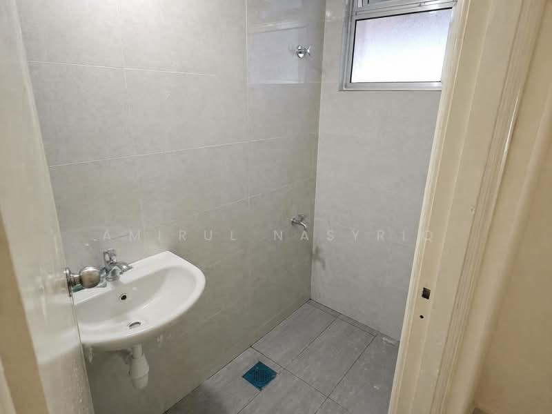 Apartment for Sale at Mahsuri Apartments - Amirul Nasyriq - Bathroom - PropertyGuru.com.my