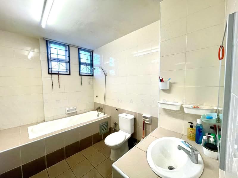 Semi-Detached House for Sale in Presint 15 (Putrajaya) - Amirul Nasyriq - Bathroom - PropertyGuru.com.my