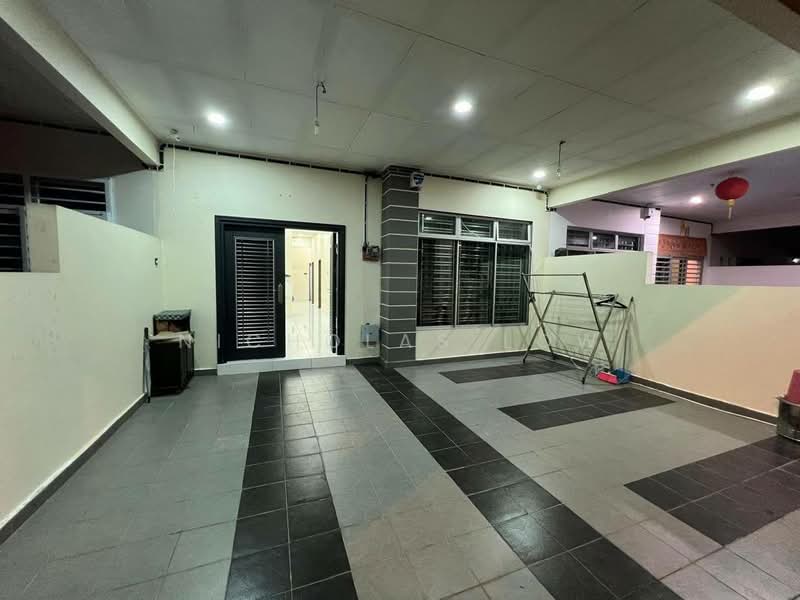 1-storey Terraced House for Rent in Bandar Putra (Kulai) - Nicholas Low - Exterior - PropertyGuru.com.my