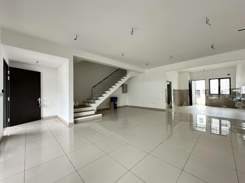 2-storey Terraced House for Sale in Elmina (Shah Alam) - Yasmin Sulaiman - Entrance - PropertyGuru.com.my